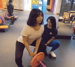教練Jocelyn與學生Debby_地雷管健身